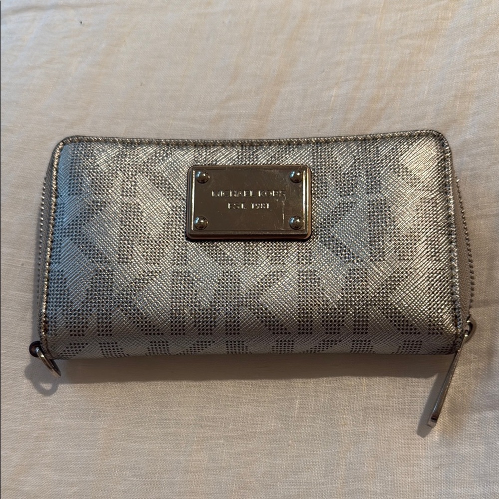 Michael Kors Silver Wallet